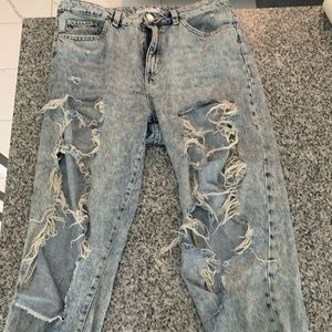 Distressed high waist jeans